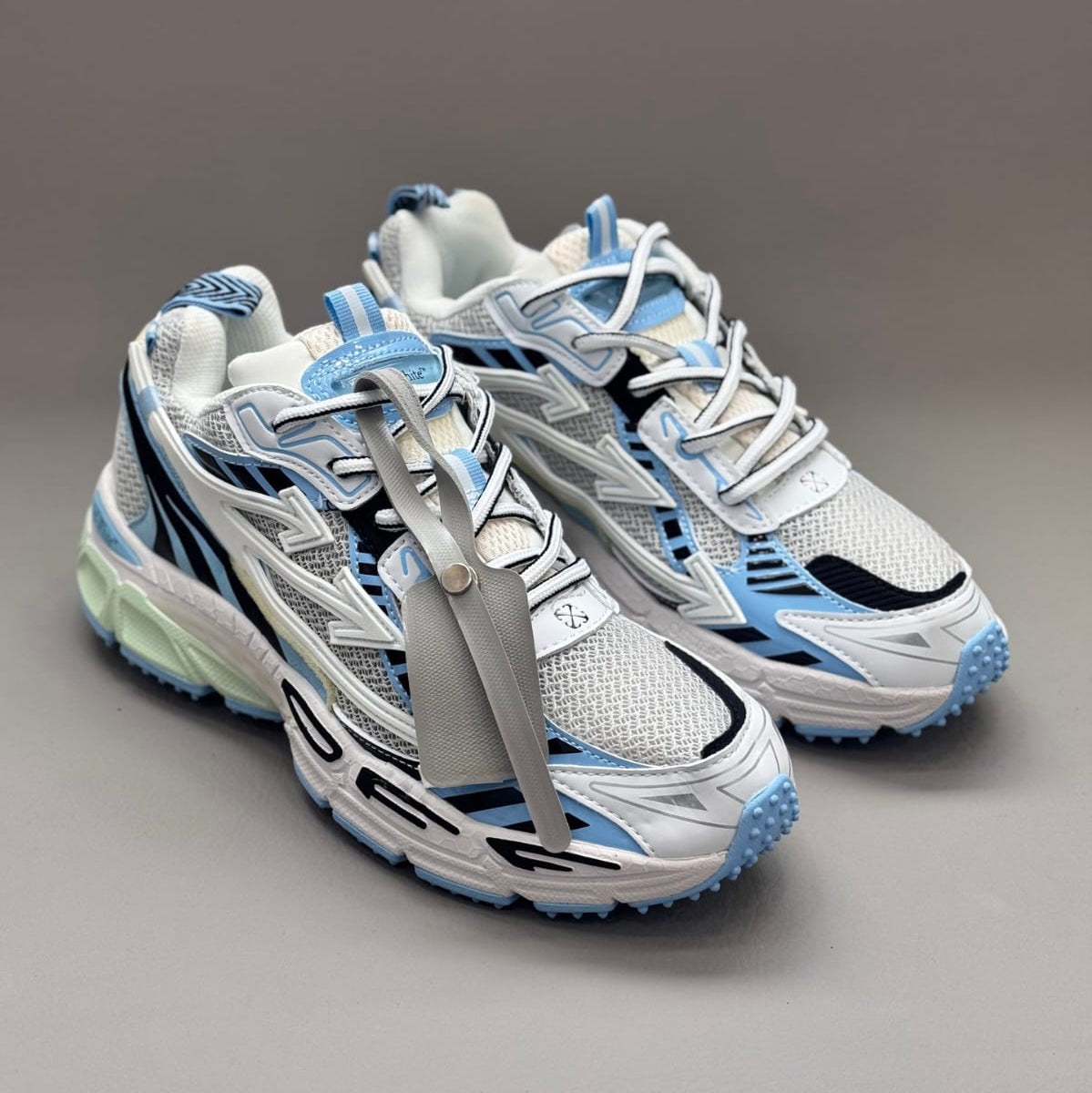 Off-White Be Right Back |Blanco y Azul claro